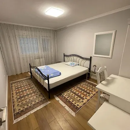 Kuca Na Mirnoj Lokaciji U Blizini Grada *