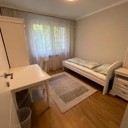 Kuca Na Mirnoj Lokaciji U Blizini Grada