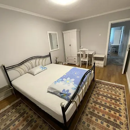 Kuca Na Mirnoj Lokaciji U Blizini Grada ヴィラ *