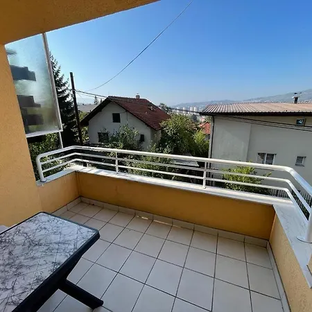 ヴィラ Kuca Na Mirnoj Lokaciji U Blizini Grada *